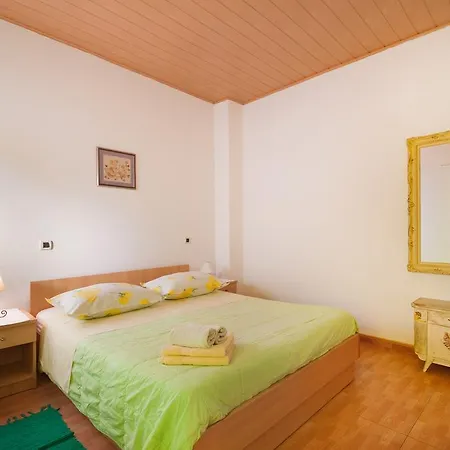 Beach Resort Apartments Bucina Baska Voda Exterior photo