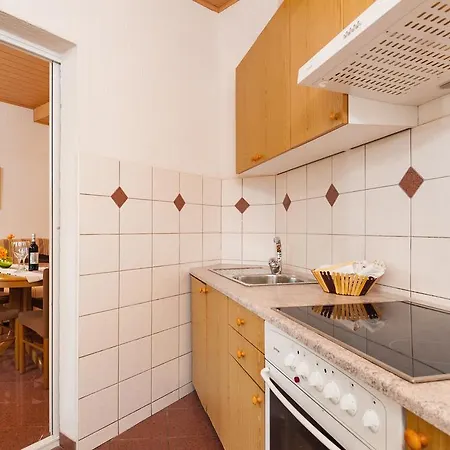 Beach Resort Apartments Bucina Baska Voda Exterior photo