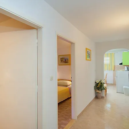 Beach Resort Apartments Bucina Baska Voda Exterior photo