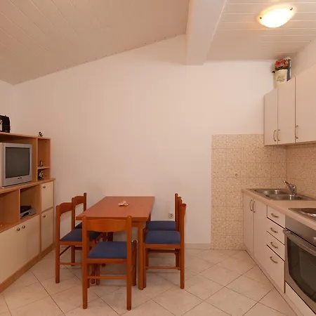 Beach Resort Apartments Bucina Baska Voda Exterior photo