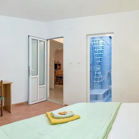 Beach Resort Apartments Bucina Baska Voda Exterior photo