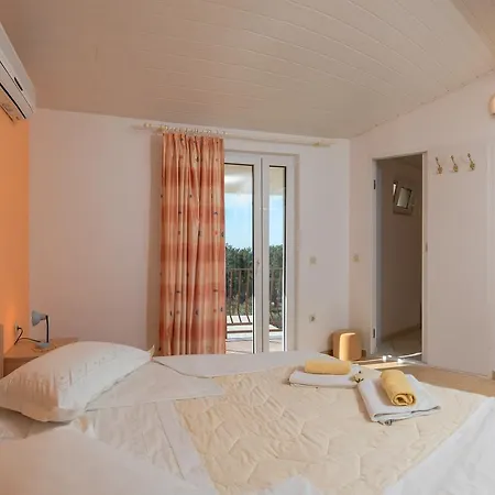 Beach Resort Apartments Bucina Baska Voda Exterior photo
