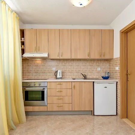 Beach Resort Apartments Bucina Baska Voda Exterior photo