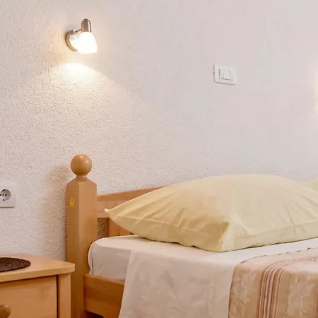 Beach Resort Apartments Bucina Baska Voda Exterior photo