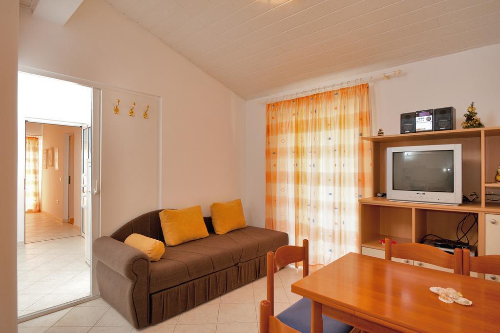 Apartment Beach Bucina *