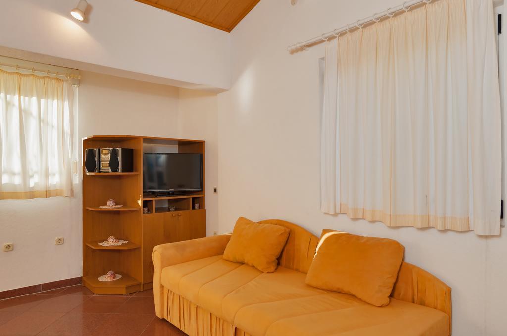 Apartment Beach Bucina