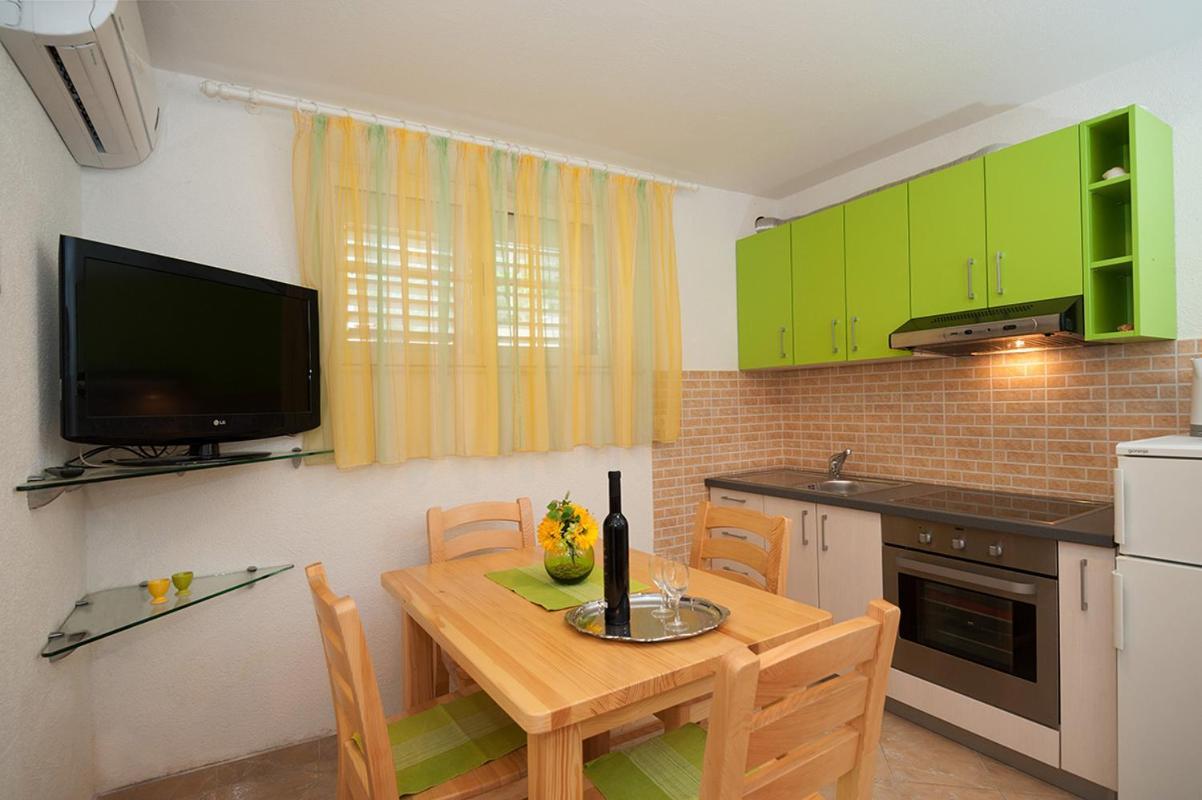 Apartment Beach Bucina *