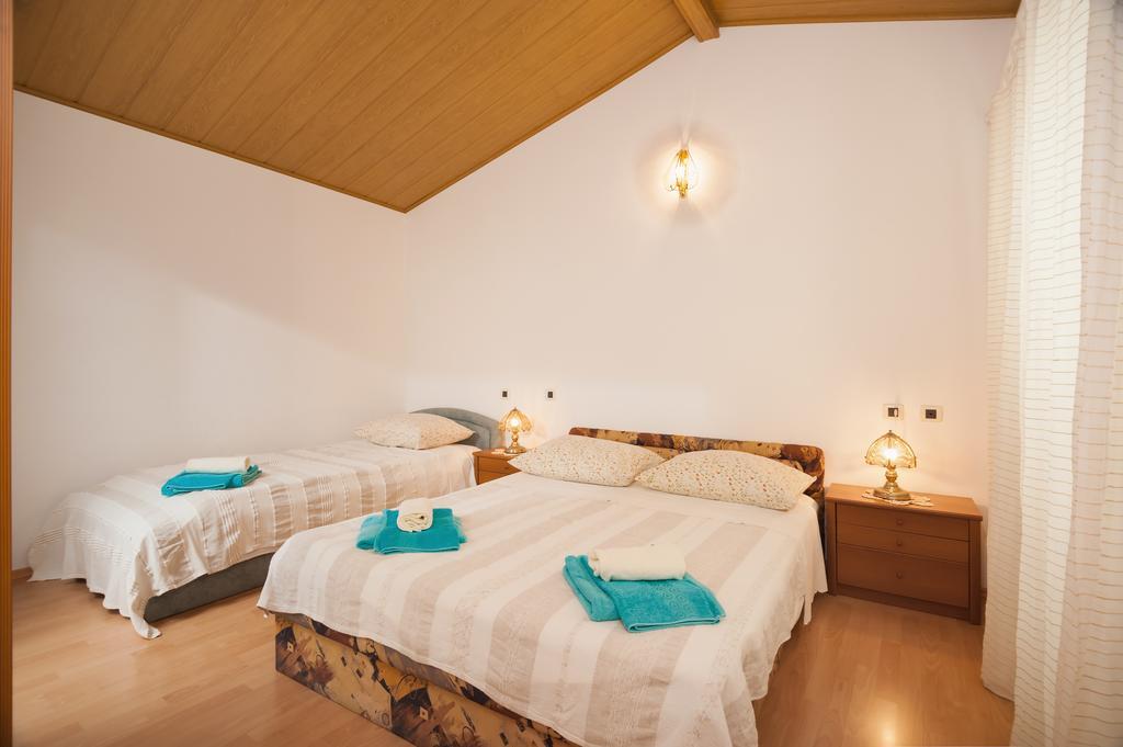 Apartment Beach Bucina *