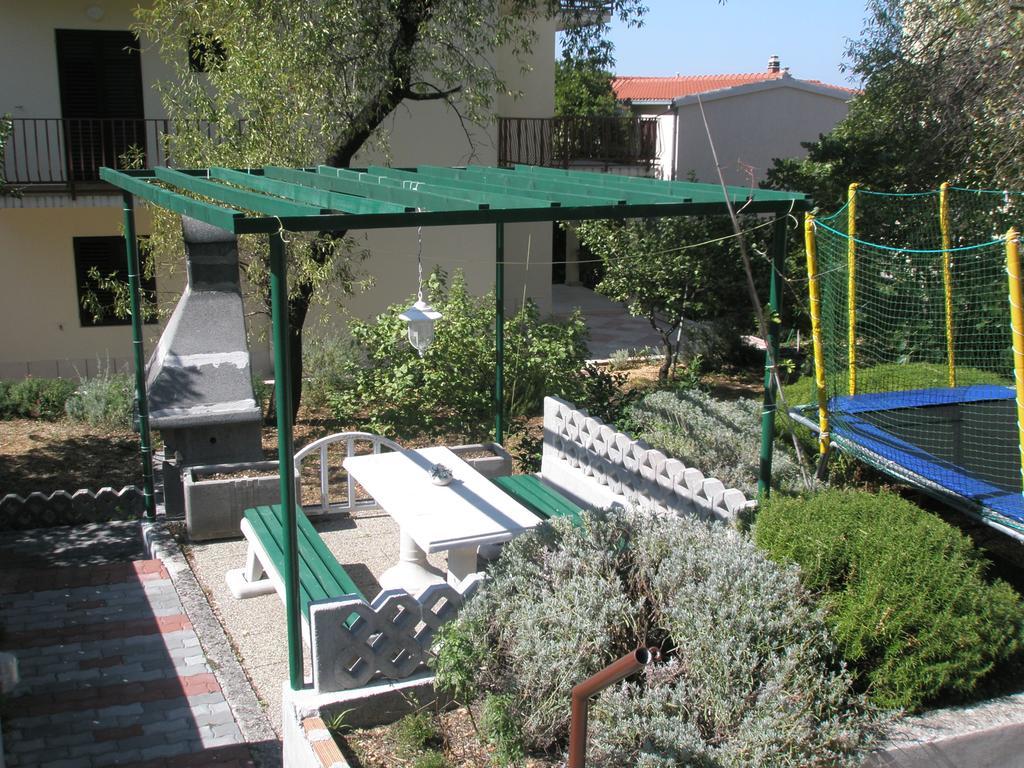 Beach Bucina Apartment Baska Voda