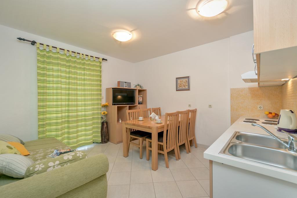 Beach Bucina Apartment