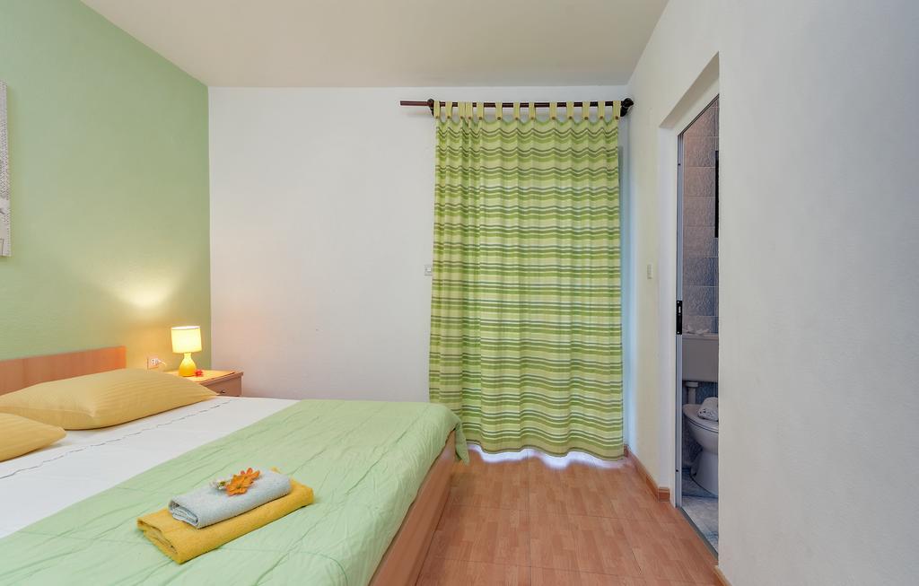 Beach Bucina Apartment Baska Voda