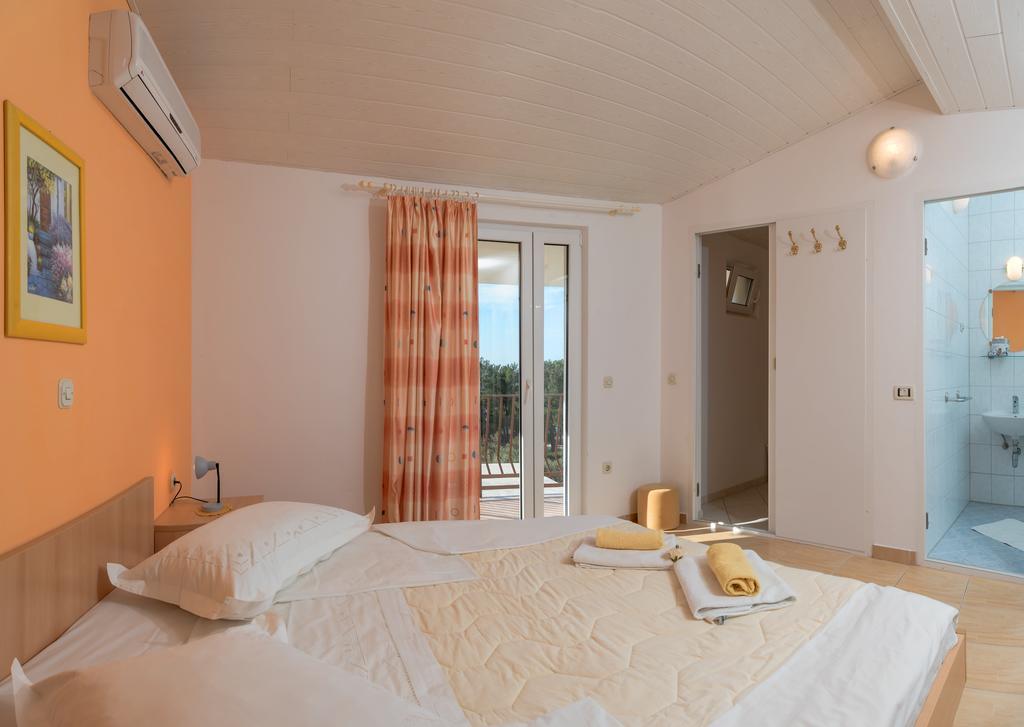 Apartment Beach Bucina