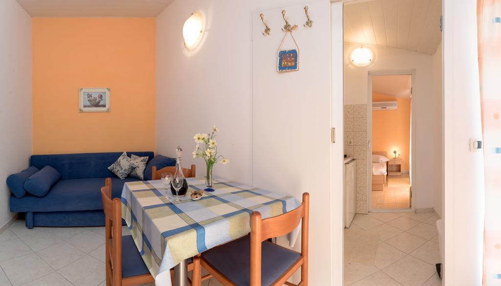 Apartment Beach Bucina