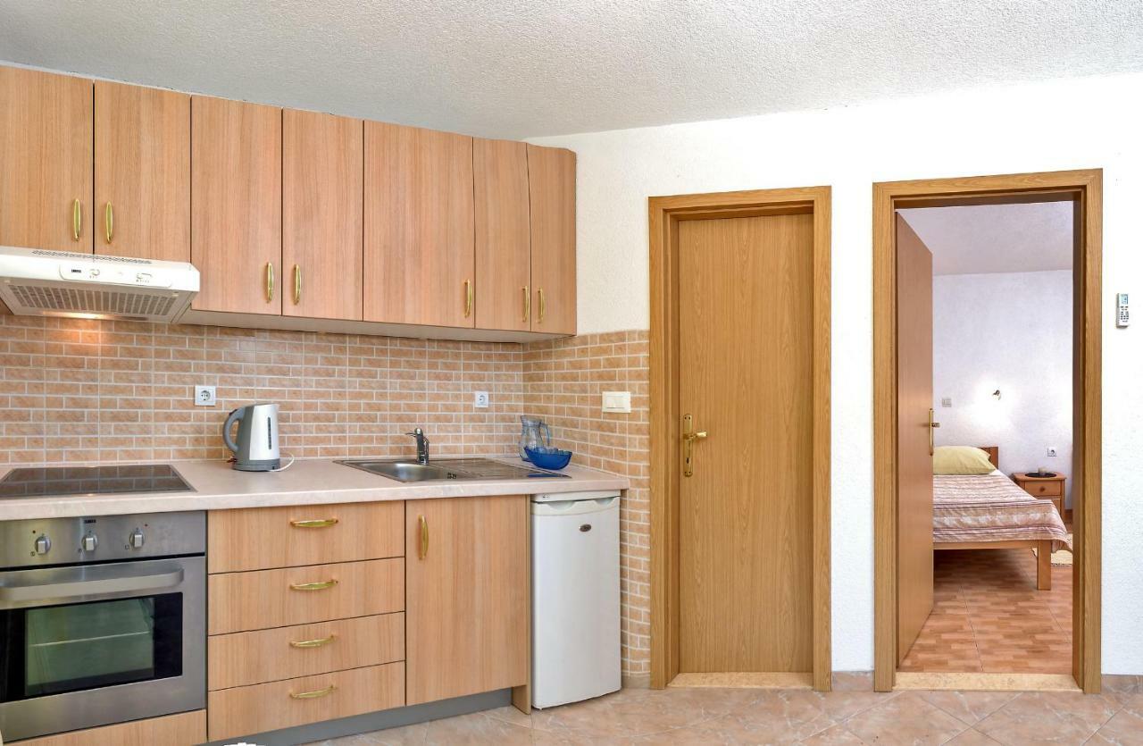 Apartment Beach Bucina